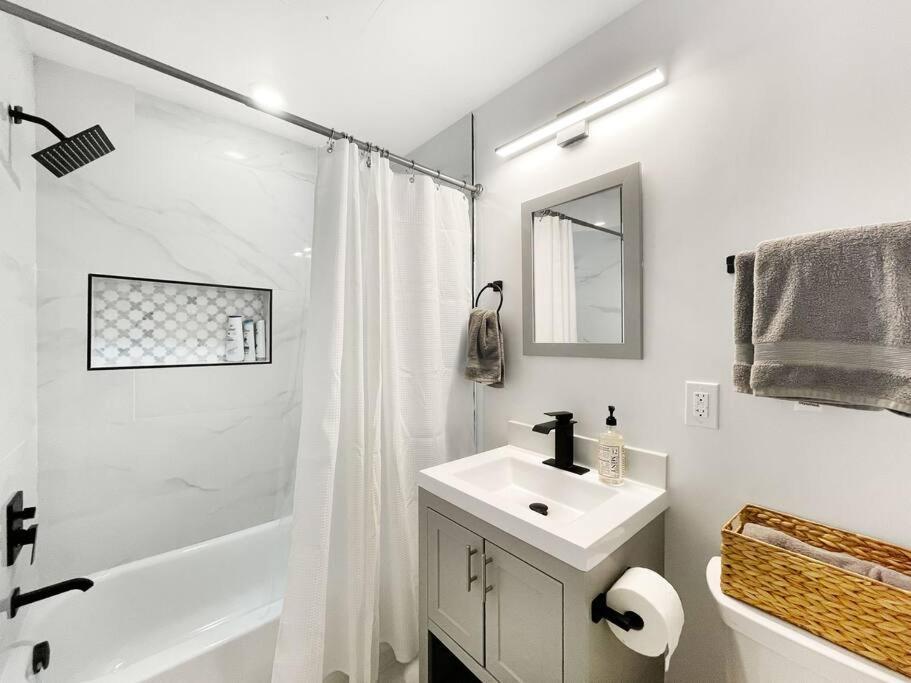 Classy Capitol Hill Apt, Steps From Dc Attraction Washington Esterno foto